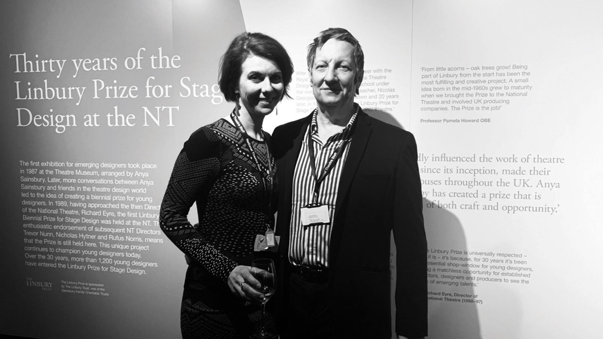 «Avec Robert, à l’intérieur du théâtre.»
