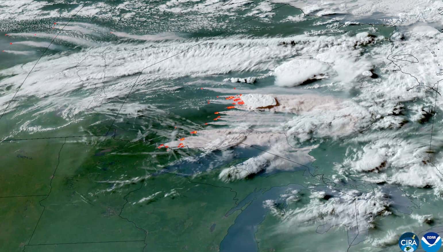 EN IMAGES | La fumée des feux de forêt en Ontario captée par satellite