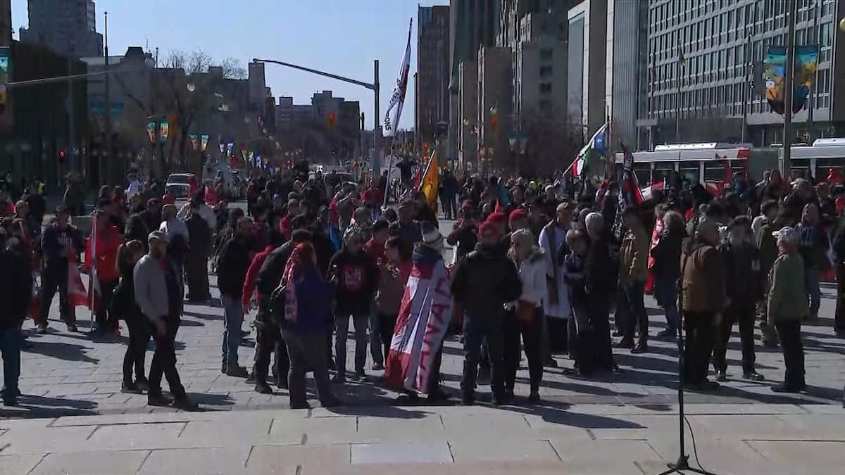EN IMAGES | «Rolling Thunder»: une 2e journée de manifestation à Ottawa