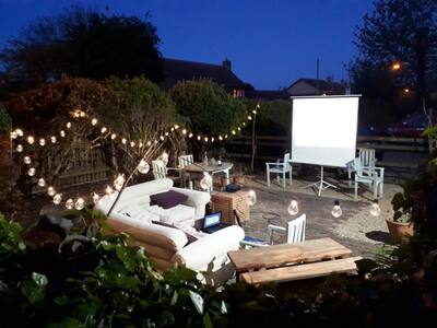 How to Create Your Own Outdoor Home Theater on a Budget