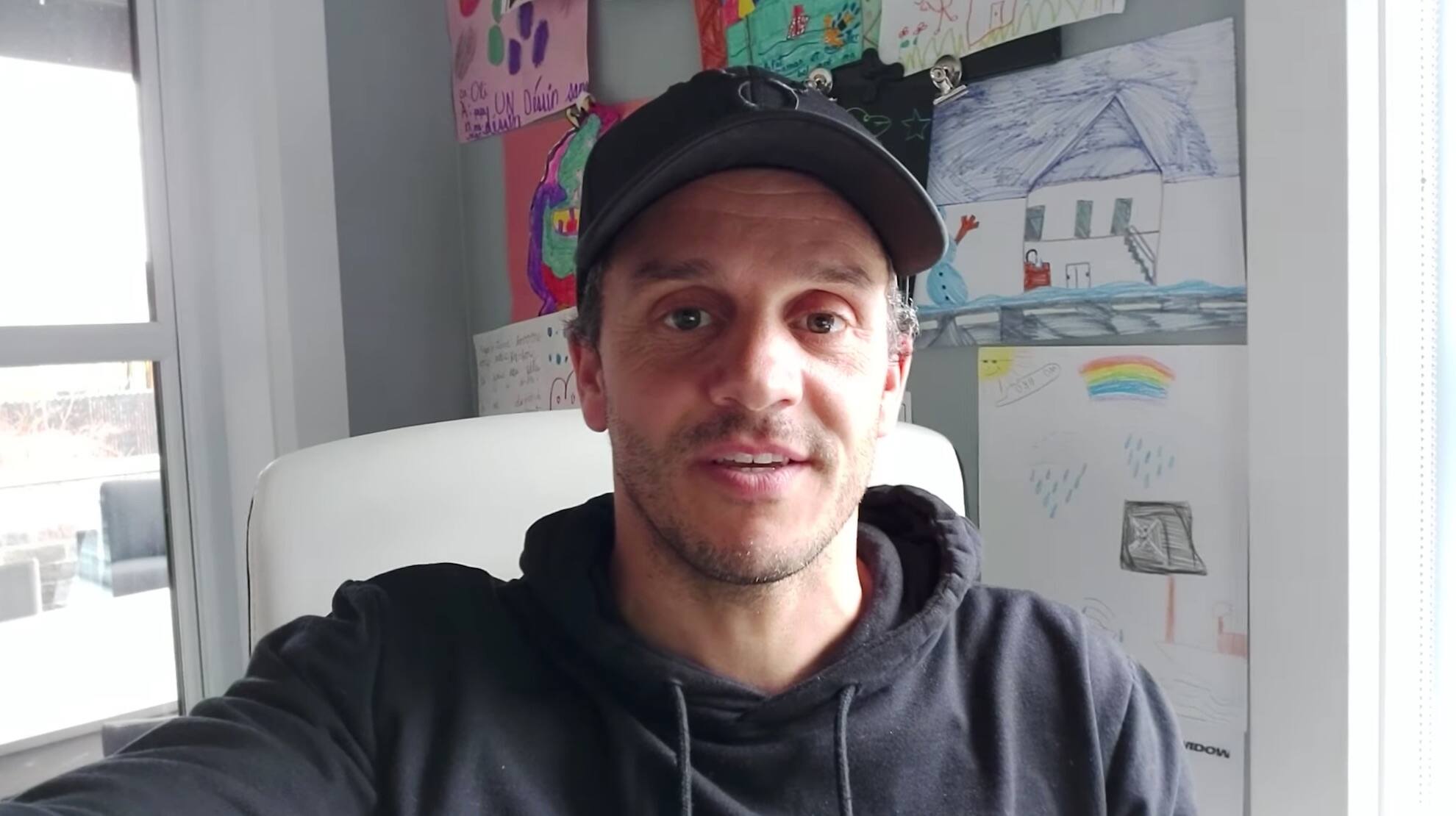 Patrice Bélanger partage une photo avec ses fils