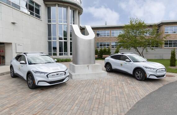 L'Universit&eacute; du Qu&eacute;bec &agrave; Trois-Rivi&egrave;res patrouille dans son campus avec de luxueuses Mustang Mach-E