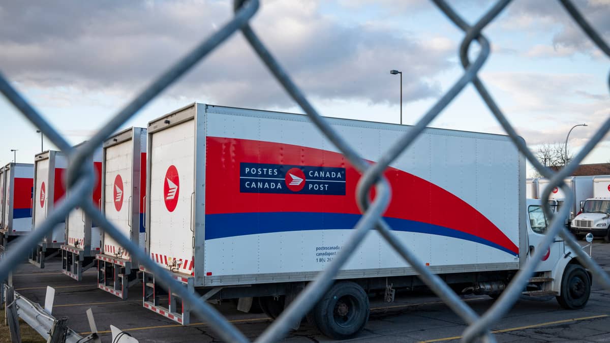 Conflit à Postes Canada: pourquoi Purolator et FedEx demande 45$ et 60$ pour envoyer une lettre?