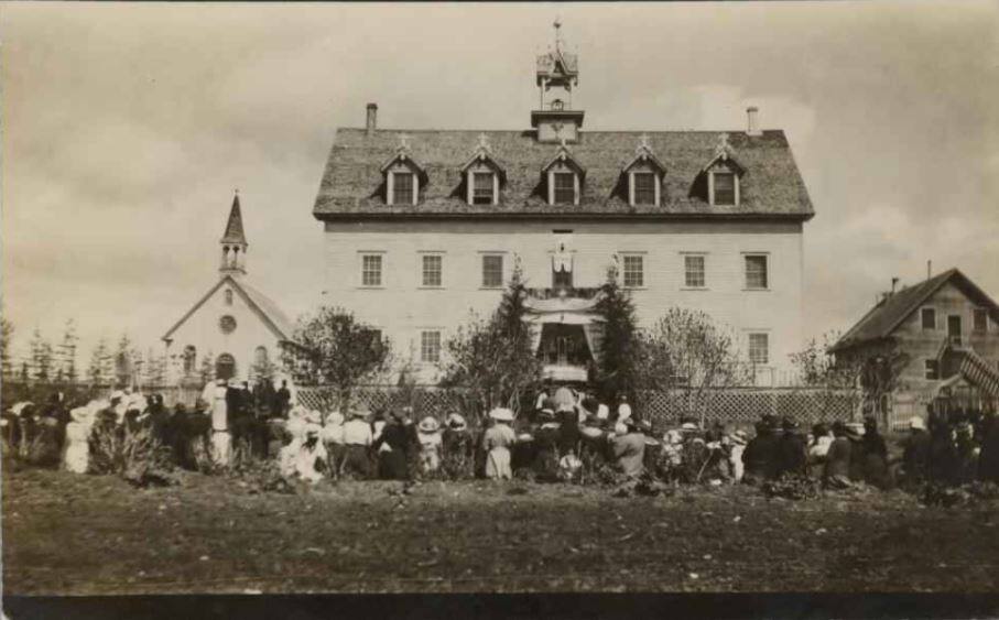 D&eacute;couverte de 169 &laquo;tombes potentielles&raquo; pr&egrave;s d&rsquo;un ancien pensionnat en Alberta