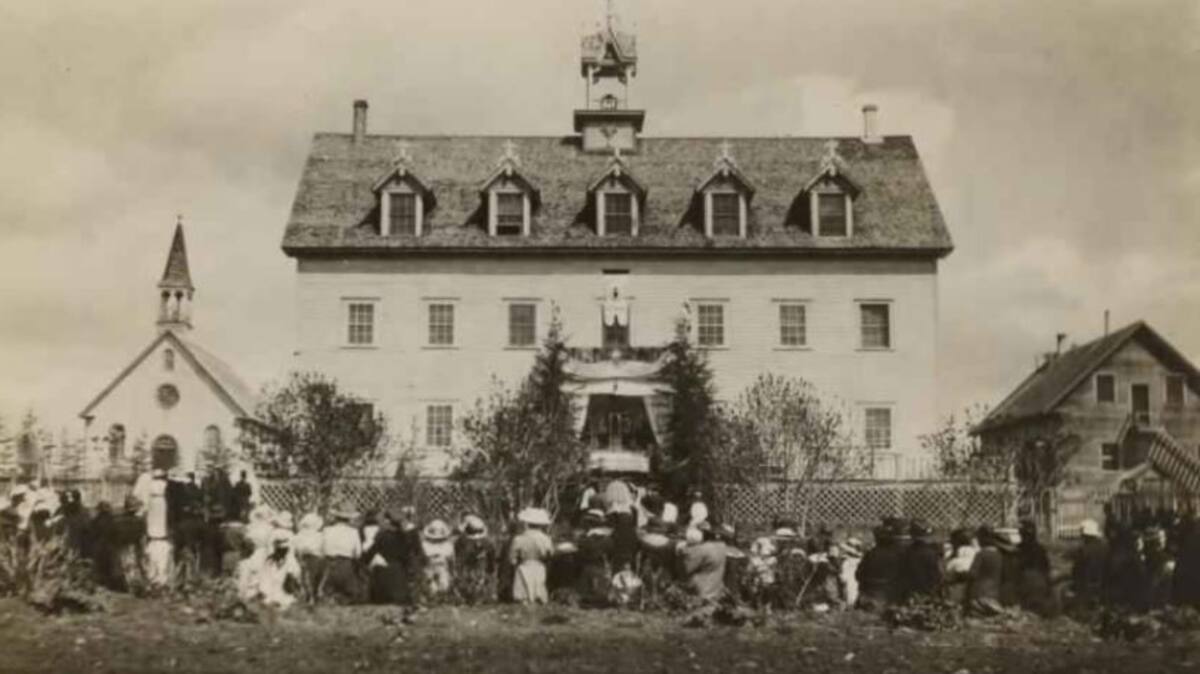 Découverte de 169 «tombes potentielles» près d’un ancien pensionnat en Alberta