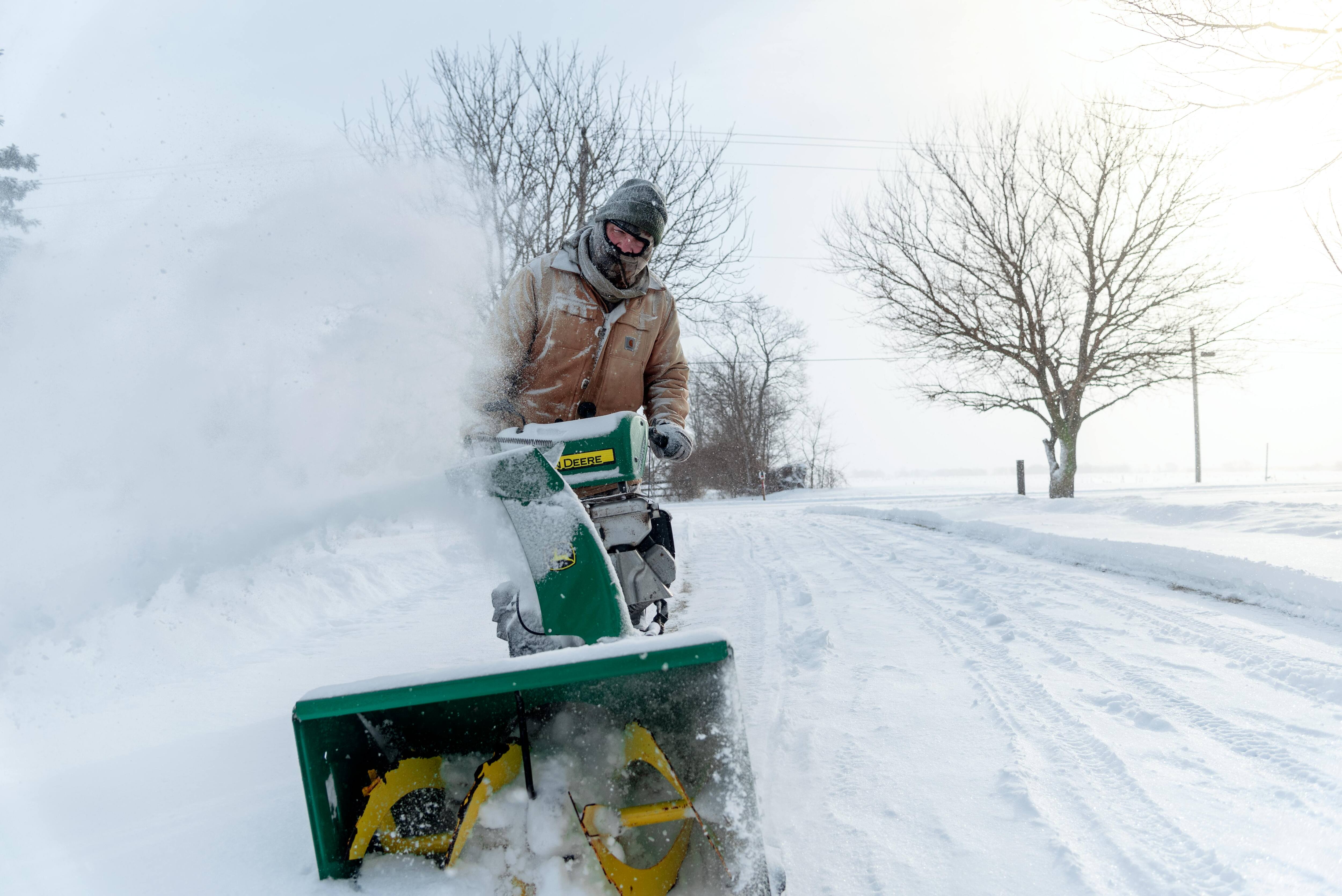 Mon voisin pellette sa neige sur mon terrain    