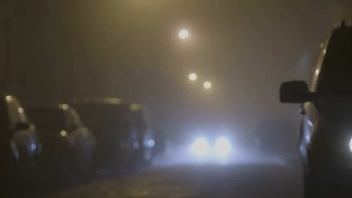 Phares de véhicules éblouissants: une pétition déposée à la Chambre des communes par un Gatinois