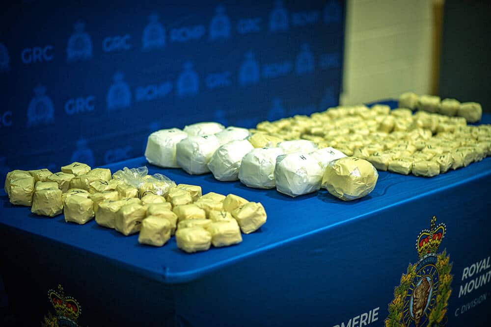 Trafic de cocaïne, maison de jeu illégale, 9 M$ de biens saisis: 16 personnes liées à un clan mafieux montréalais accusées