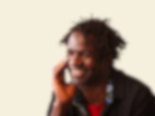 Il se fait imiter à la perfection par son fils