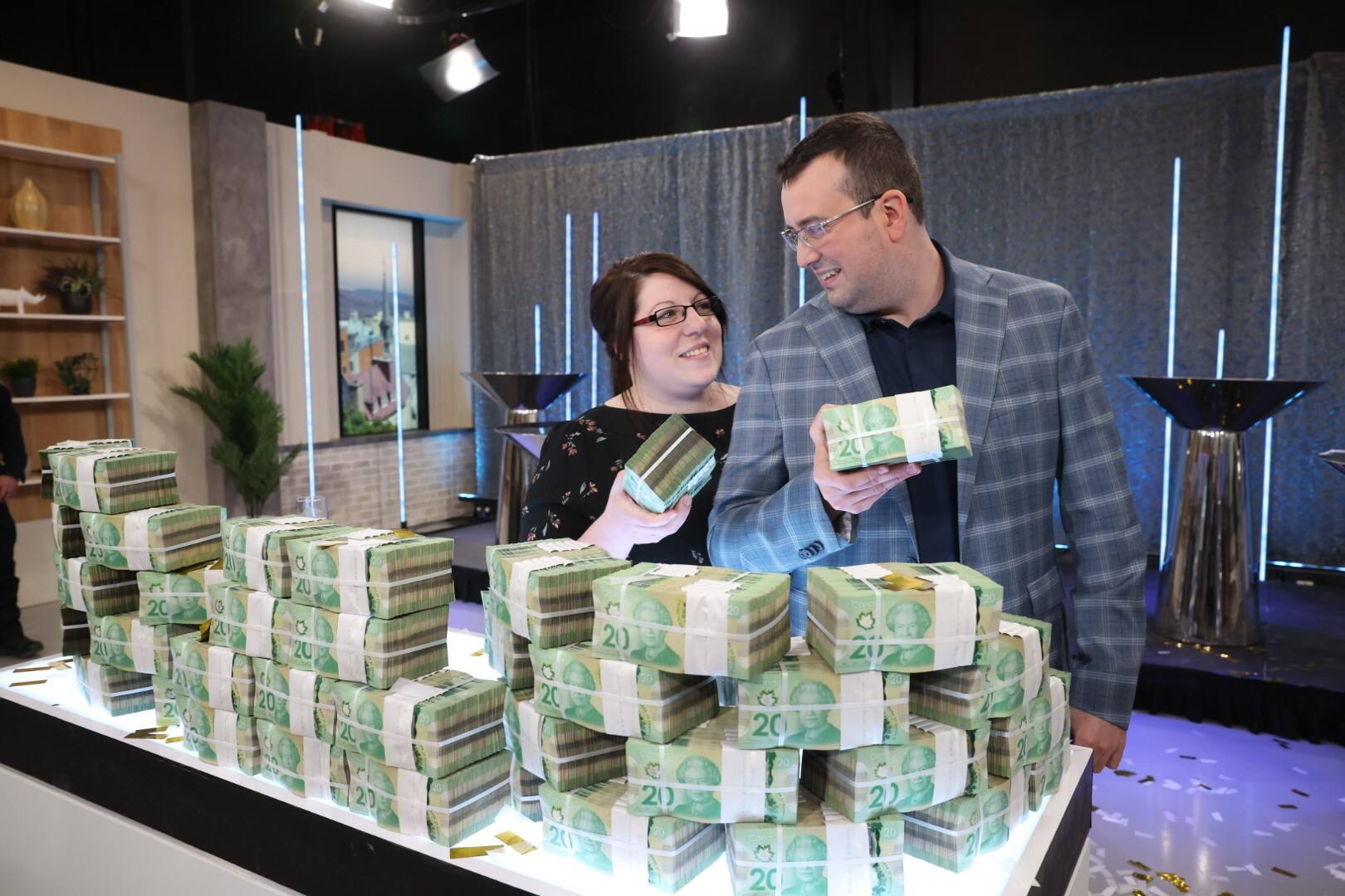 Un chiffre chanceux lui rapporte le gros lot