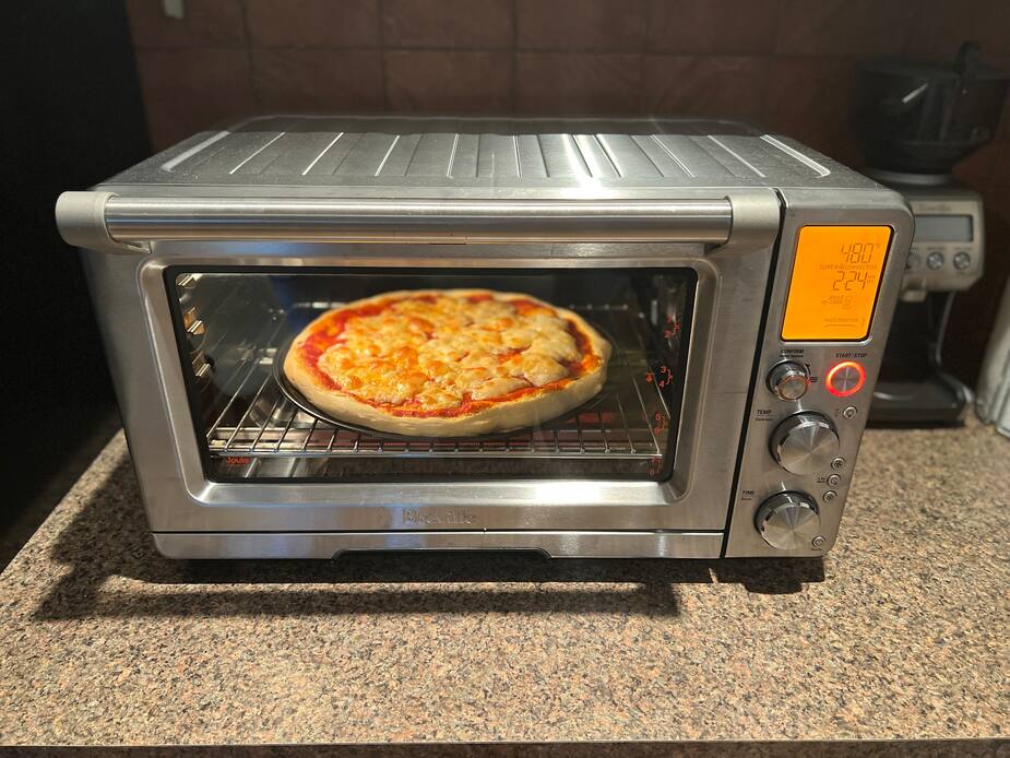 Vous pouvez faire une pizza de 13 pouces dans le four Joule.