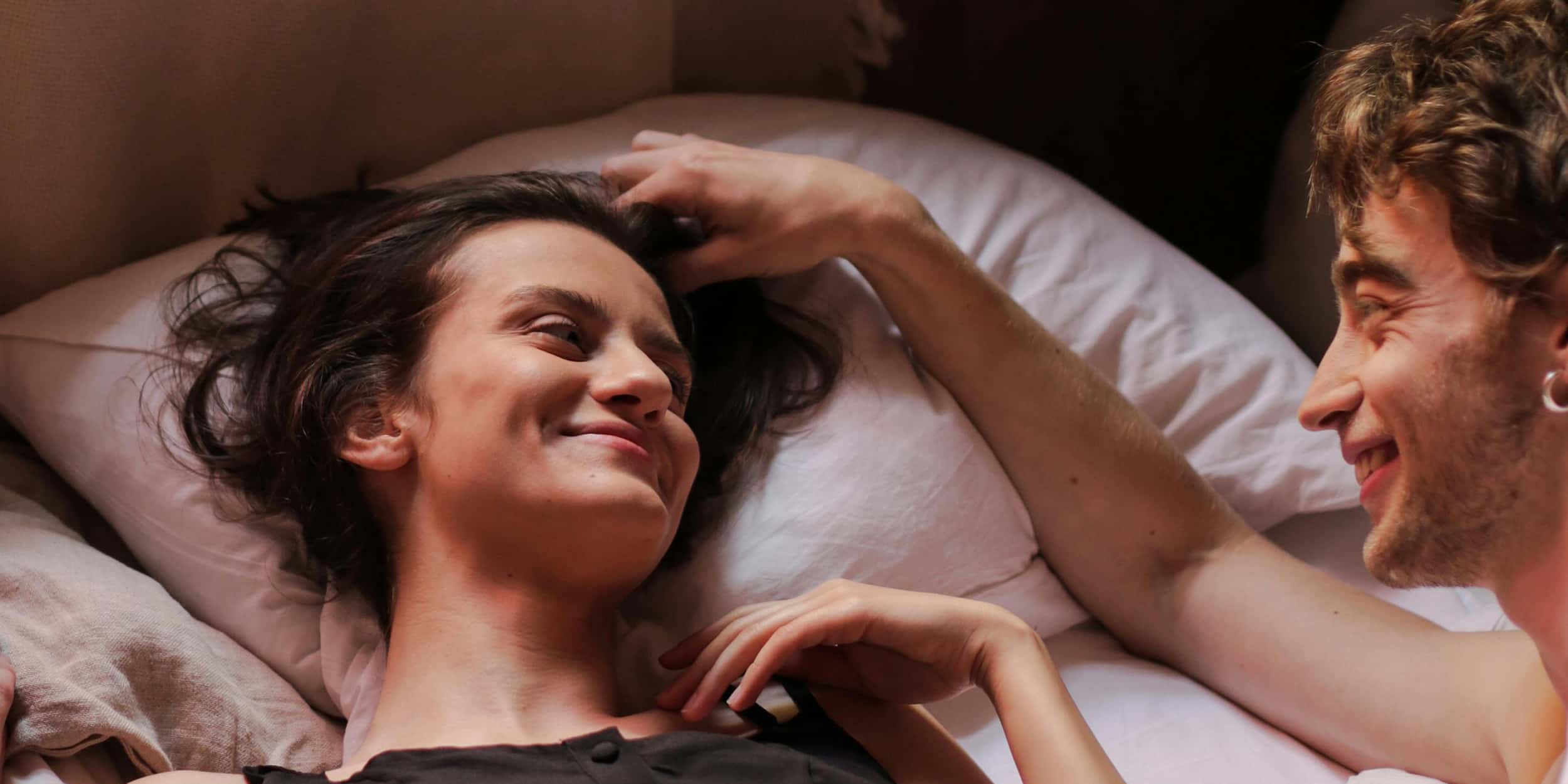 6 positions sexuelles à tester quand il fait chaud