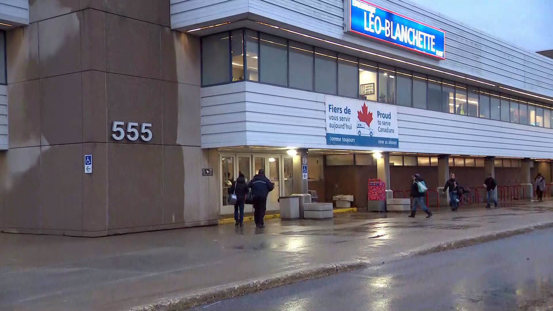 Les employ&eacute;s de Postes Canada de retour au travail: &laquo;On se sent pas mal trahis par notre gouvernement&raquo;