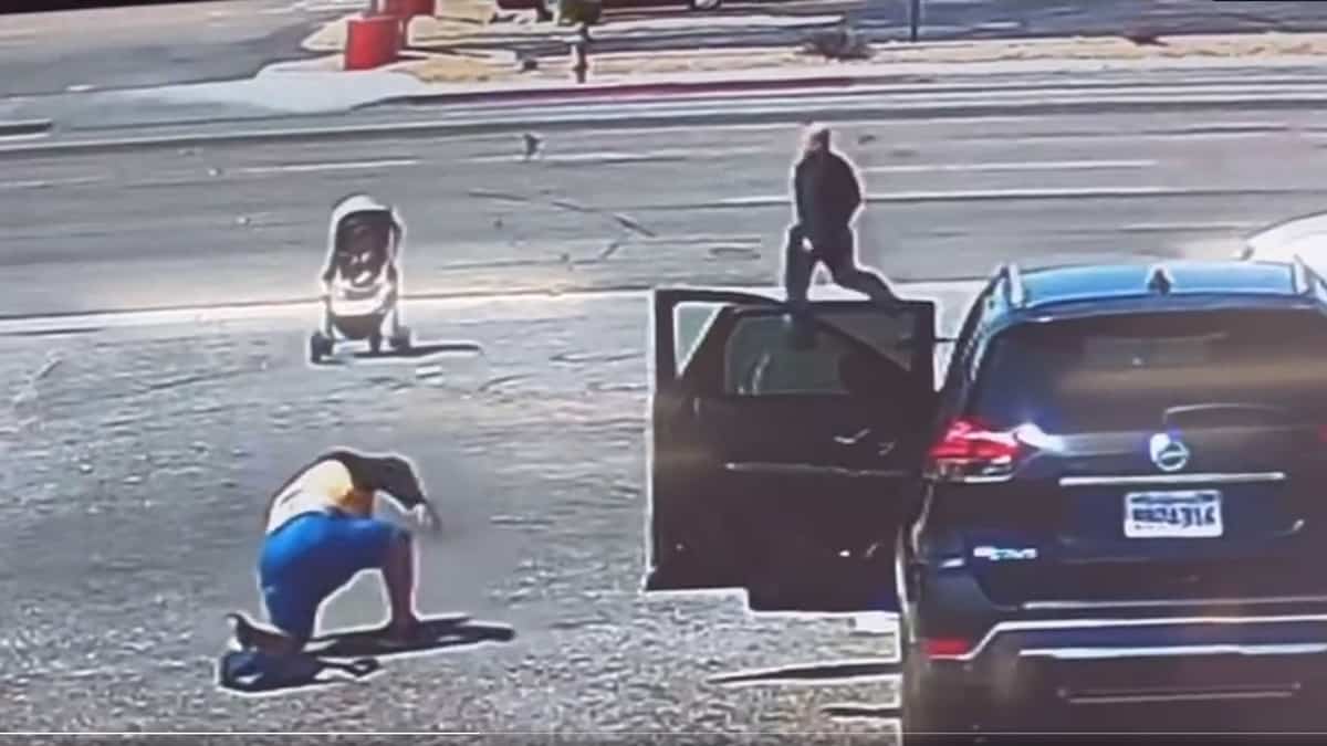 Rescue in terror: A baby in a stroller saved by a passerby Rescue in terror: A baby in a stroller saved by a passerby