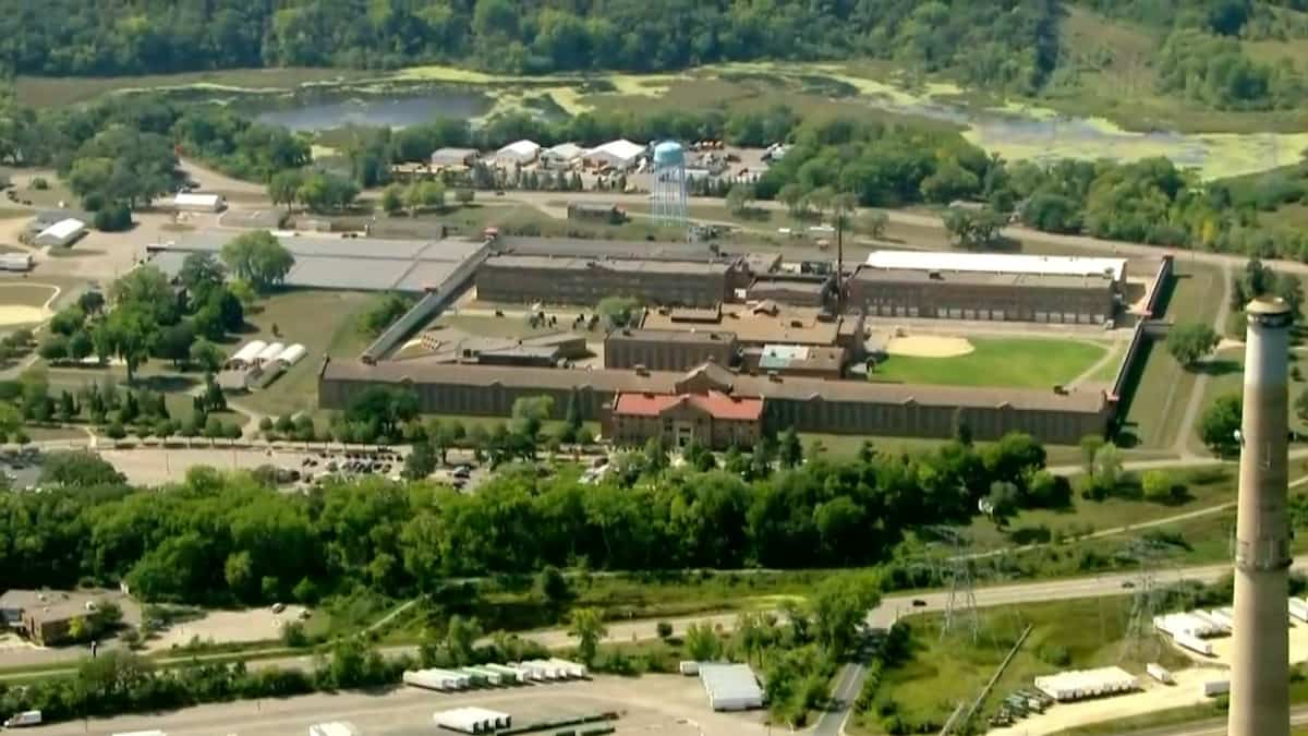 Detenzione carceraria.  Un centinaio di detenuti si rifiutano di tornare nelle proprie celle Detenzione carceraria.  Un centinaio di detenuti si rifiutano di tornare nelle proprie celle