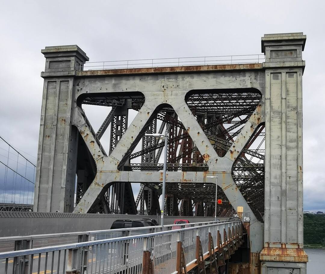 [EN IMAGES] Une publication illustrant la rouille du pont de Québec ...