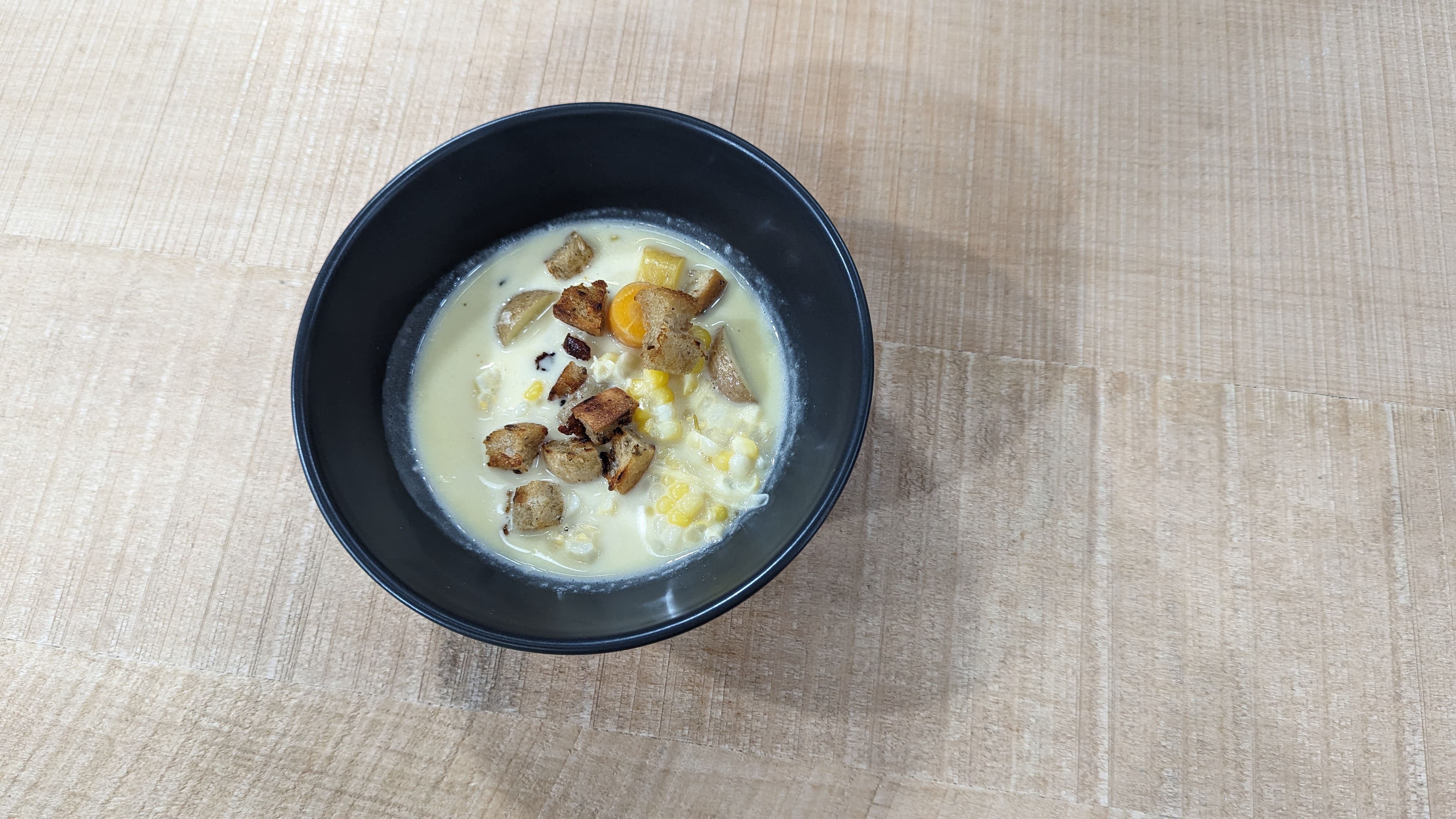 Chaudrée de maïs avec croûtons aux lardons 