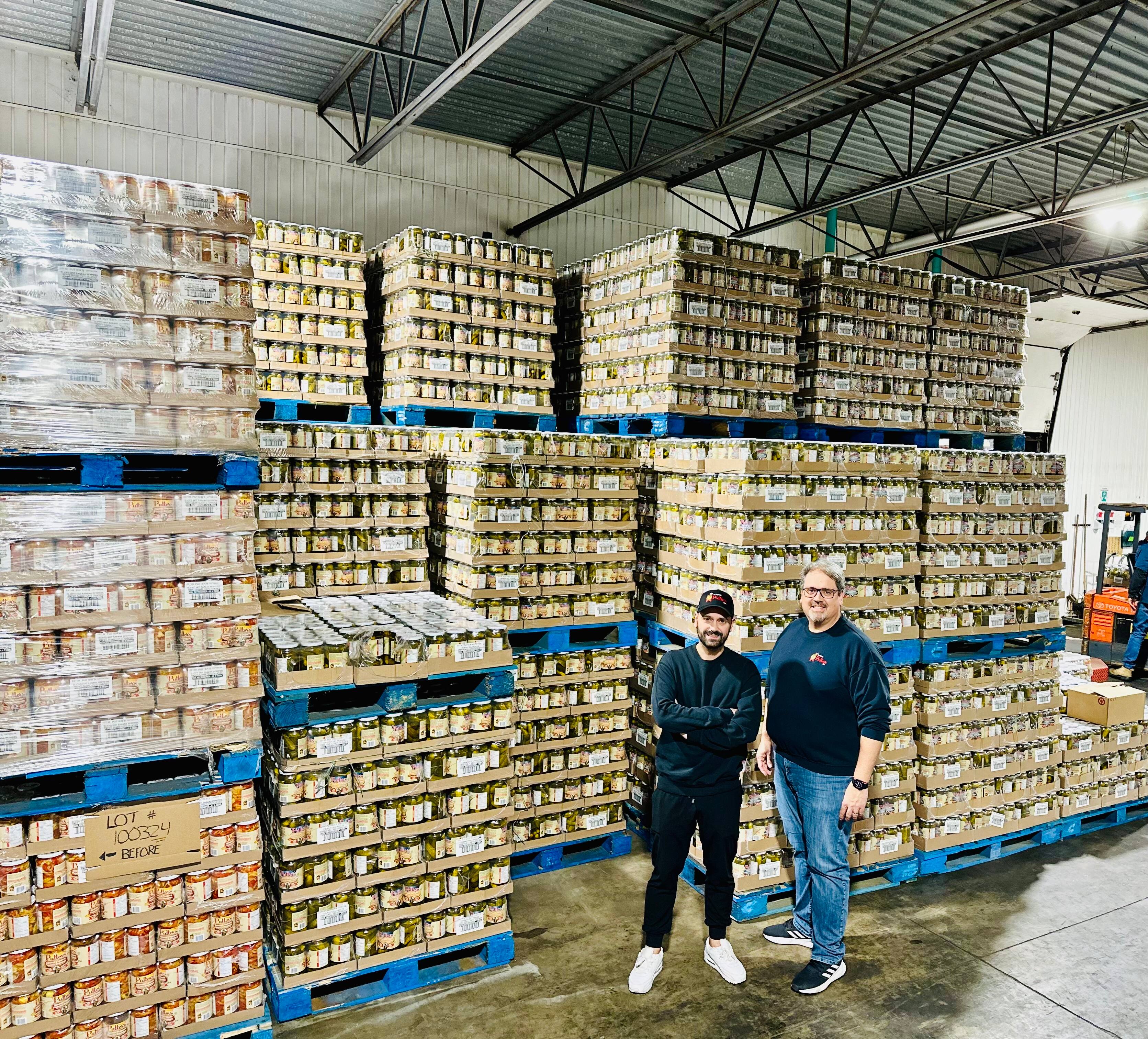 Deux exbanquiers ont sauvé le cornichon au Québec TVA Nouvelles