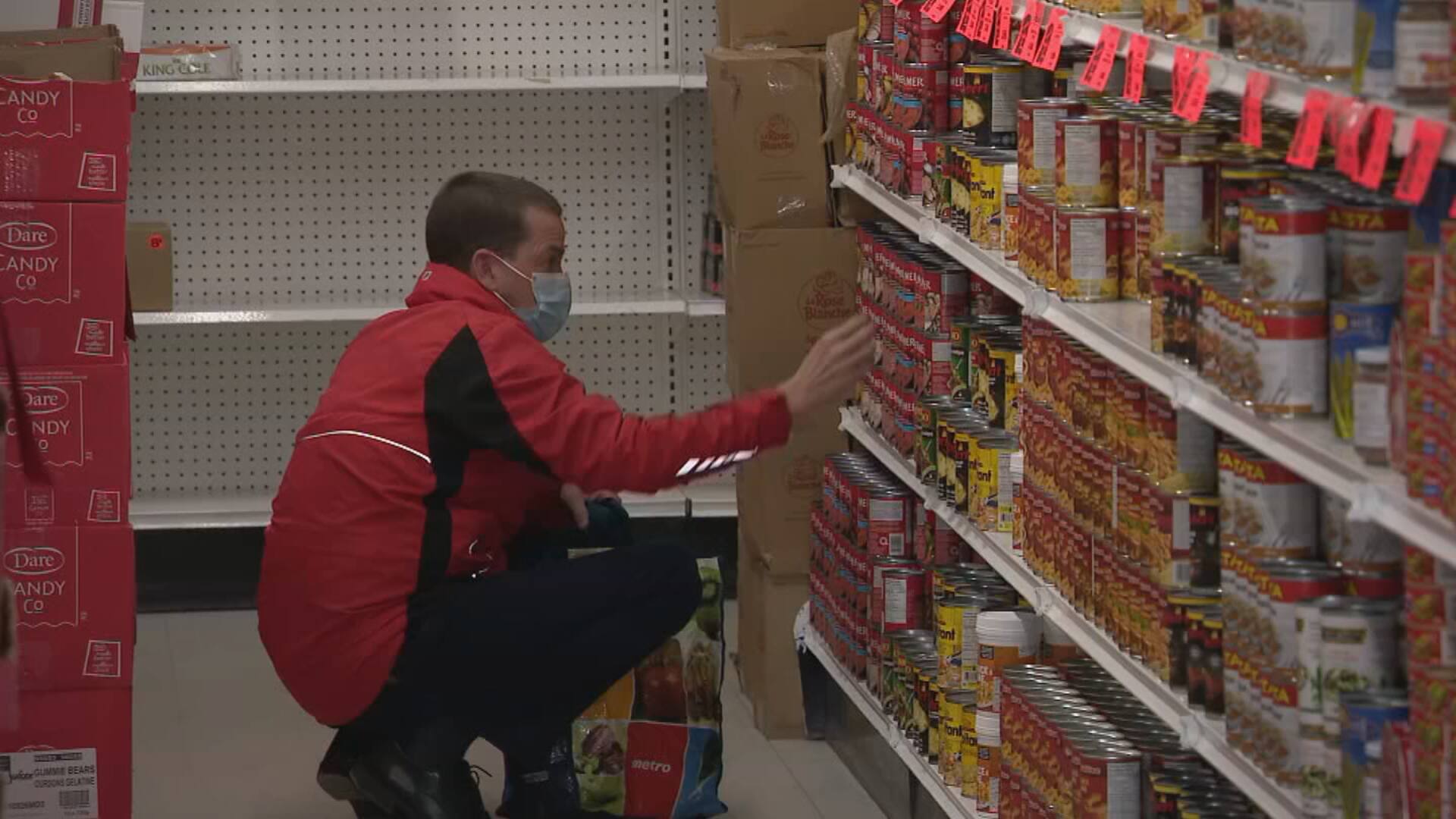 Les Qu&eacute;b&eacute;cois de plus en plus &agrave; la recherche d&rsquo;aubaines