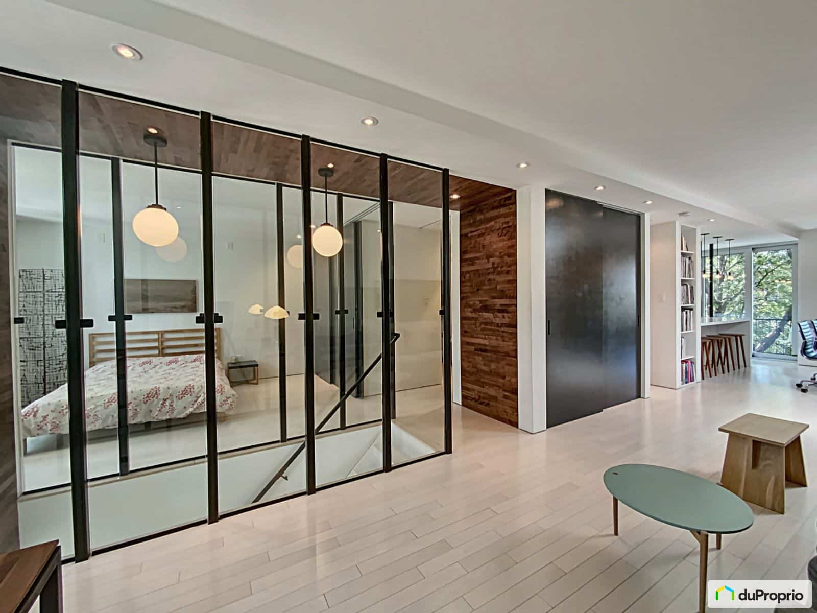 Un surprenant quadruplex avec cour à 1 695 000$ 