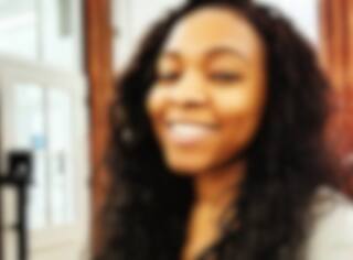 Queenie Clément annonce qu’elle est enceinte