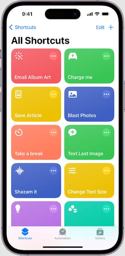 In alto a sinistra, il pulsante di azione sostituisce il tasto di disattivazione audio.