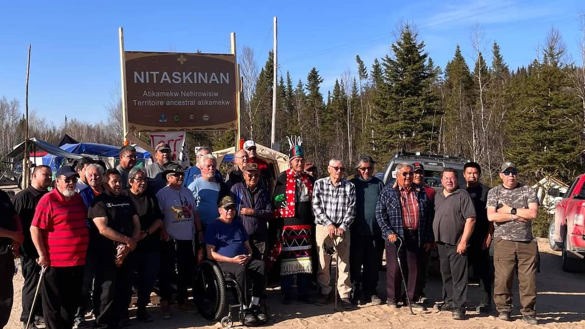 Visite du chef Na'moks à Manawan