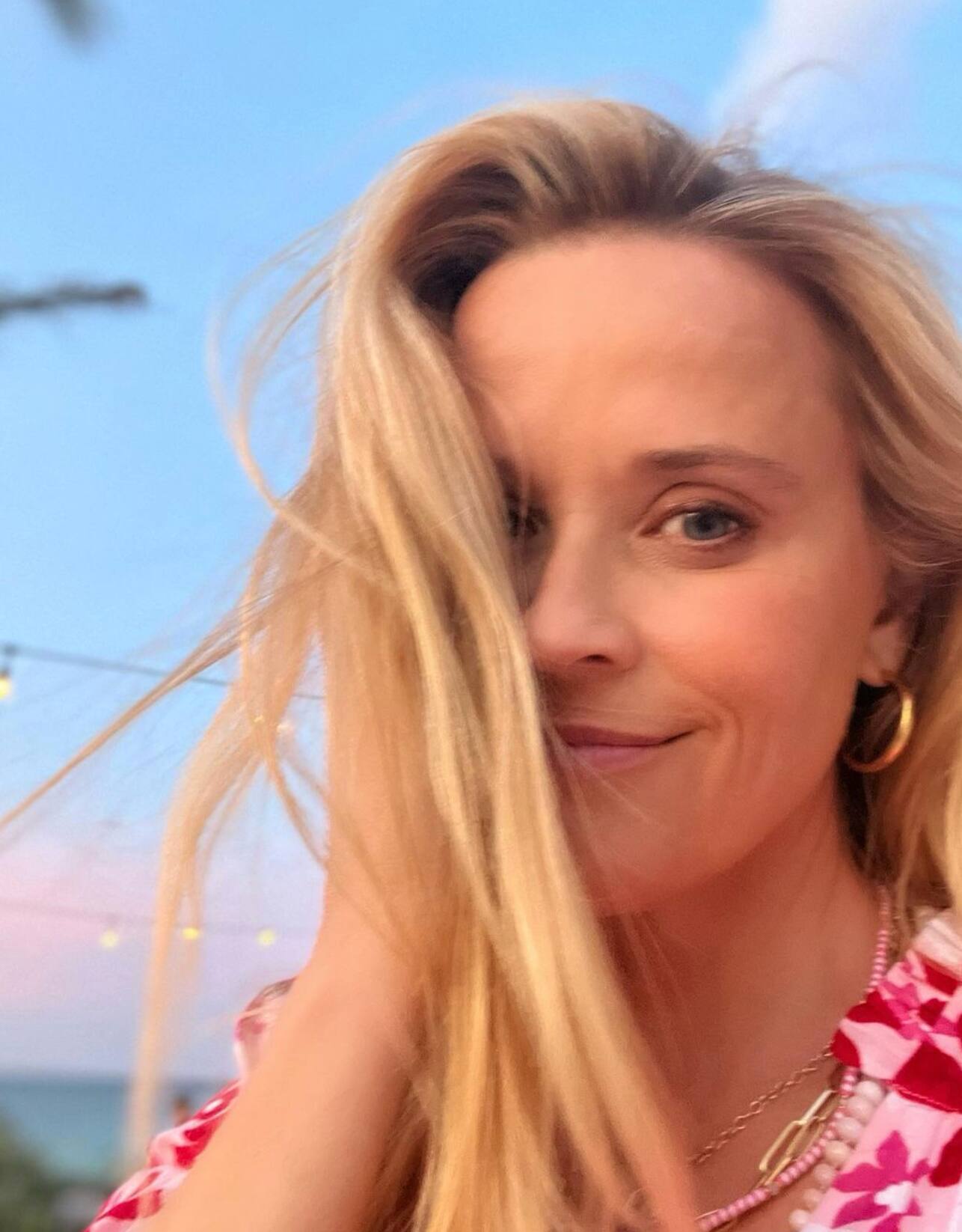 Des airs de jumelles sur cette photo mère-fille