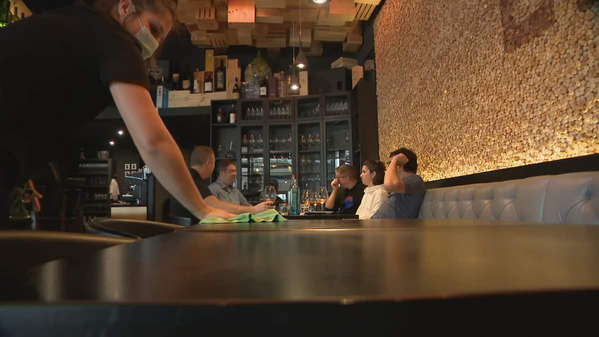 Incertitude pour les Fêtes: entre espoir, annulations et résilience