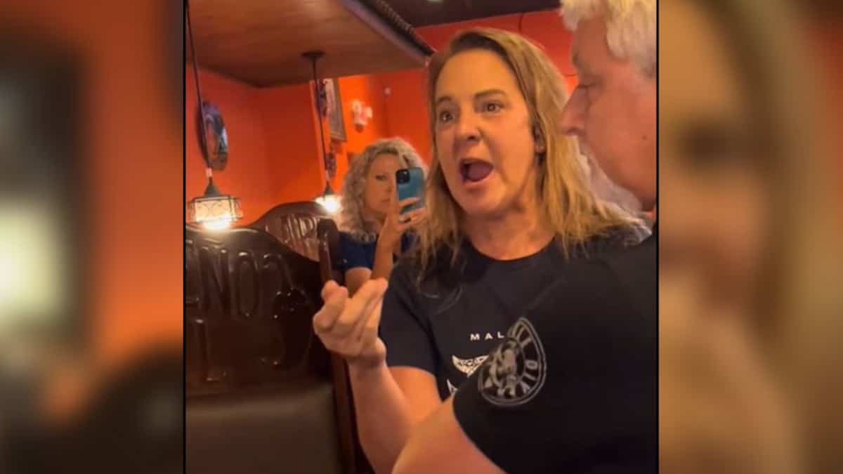 EN VIDÉO | Une cliente arrêtée pour avoir piqué une colère en raison d’un bébé «bruyant» dans un restaurant