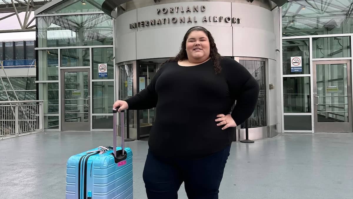 Une influenceuse taille plus forcée de marcher bien qu’elle avait besoin d’un fauteuil roulant