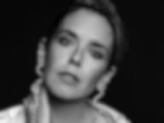 Sabrina est ravissante avec sa nouvelle tête