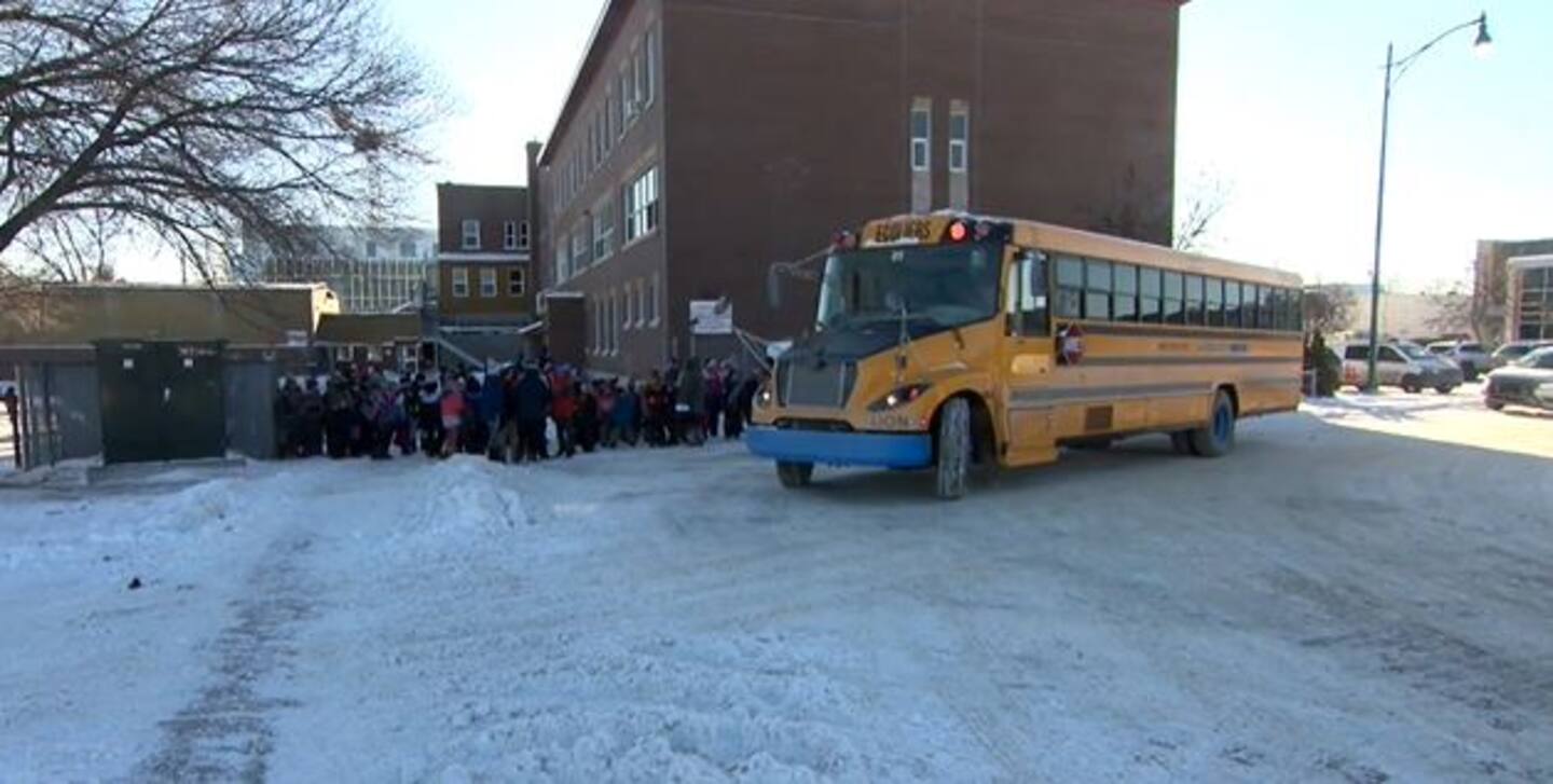 Le manque d’employés force des écoles du Lac-Saint-Jean à réduire leurs services Le manque d’employés force des écoles du Lac-Saint-Jean à réduire leurs services