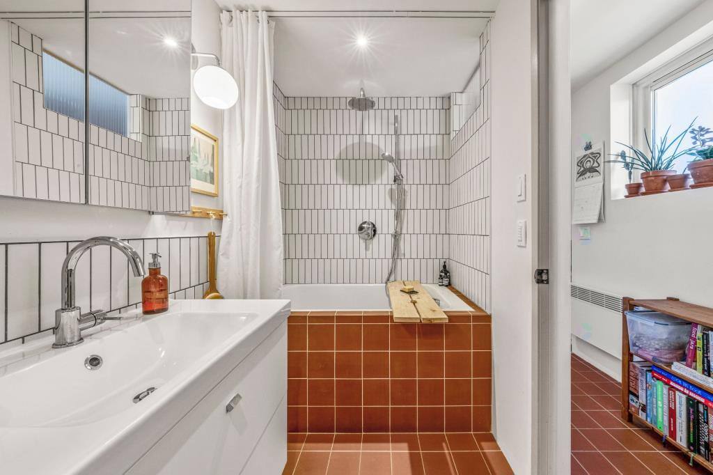 Maison rénovée avec cour arrière pour 699 000$