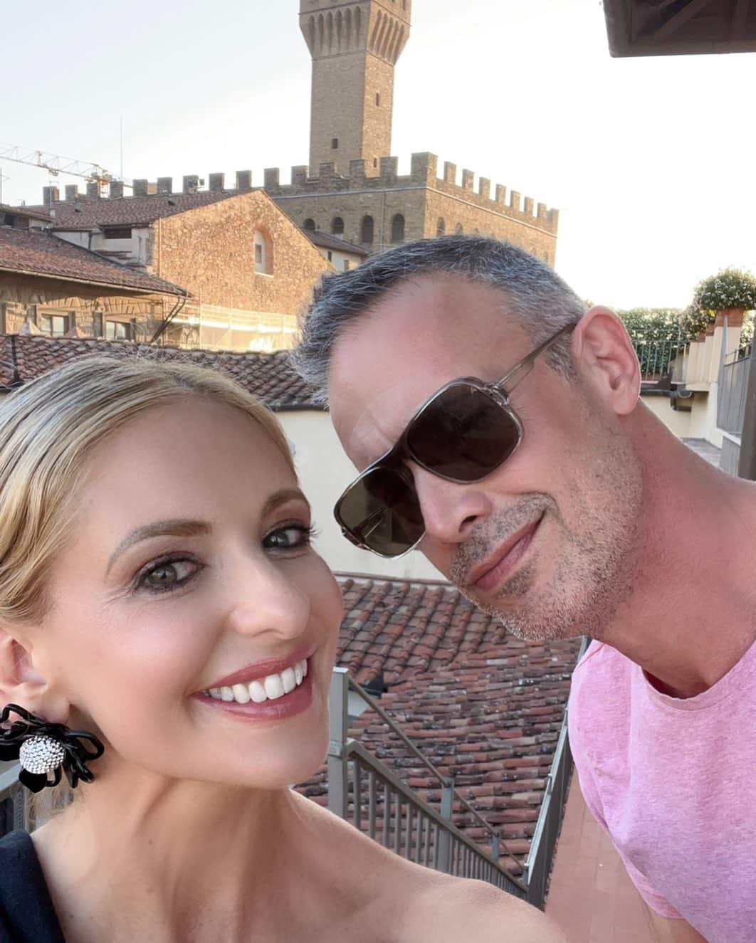 En vacances en Italie, le couple rayonne d'amour