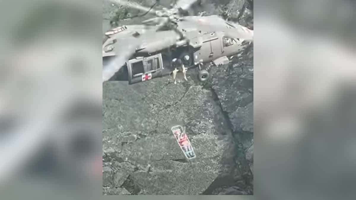 VIDEO | Fall in a ravine: a seriously injured Quebec hiker rescued by helicopter at Mount Washington VIDEO | Fall in a ravine: a seriously injured Quebec hiker rescued by helicopter at Mount Washington