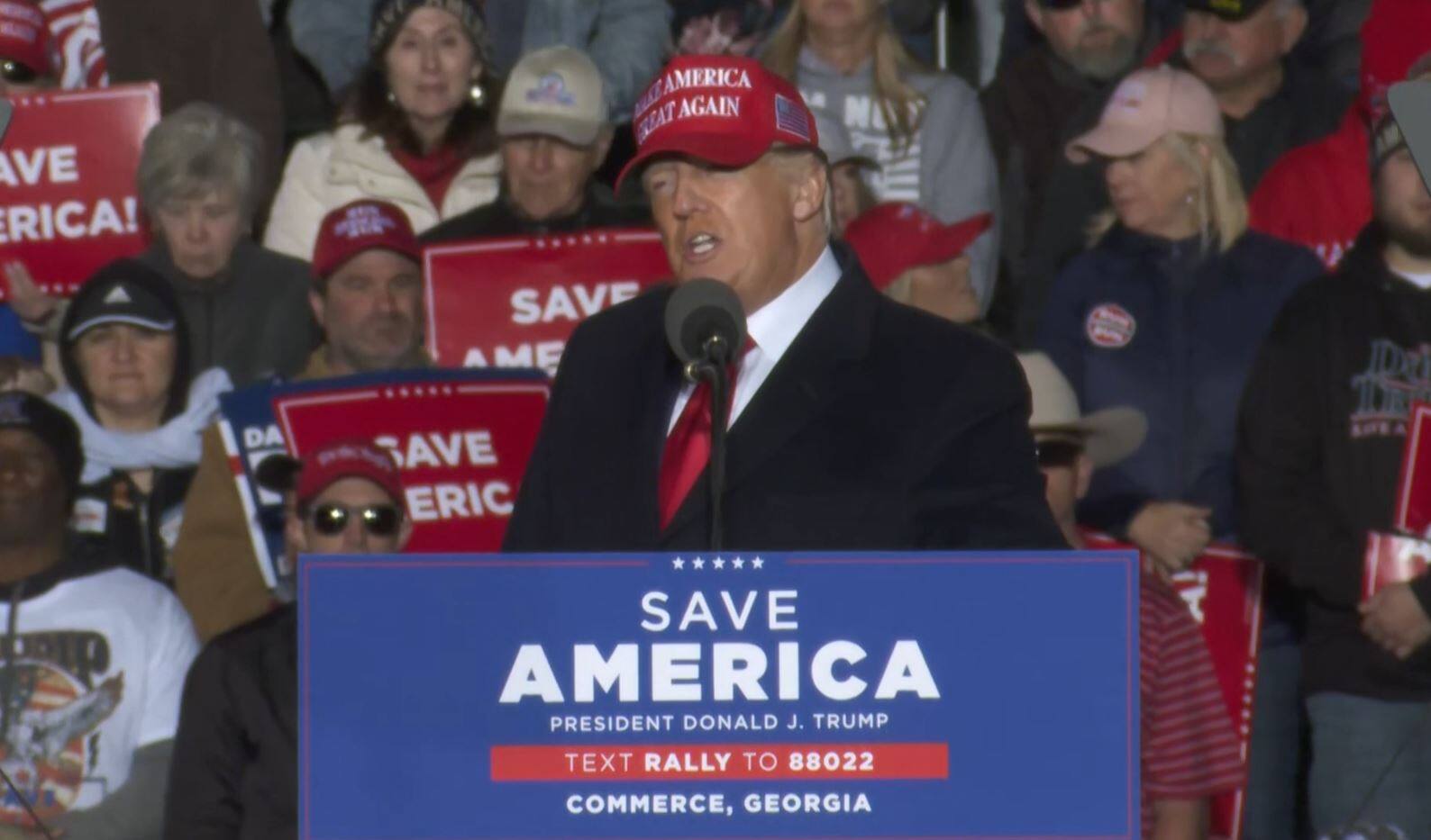 &laquo;Joe Biden abandonne l'Ukraine&raquo;, dit Donald Trump