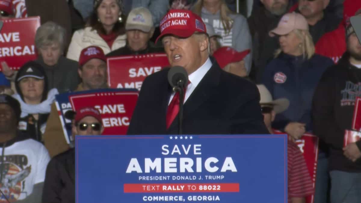 «Joe Biden abandonne l'Ukraine», dit Donald Trump