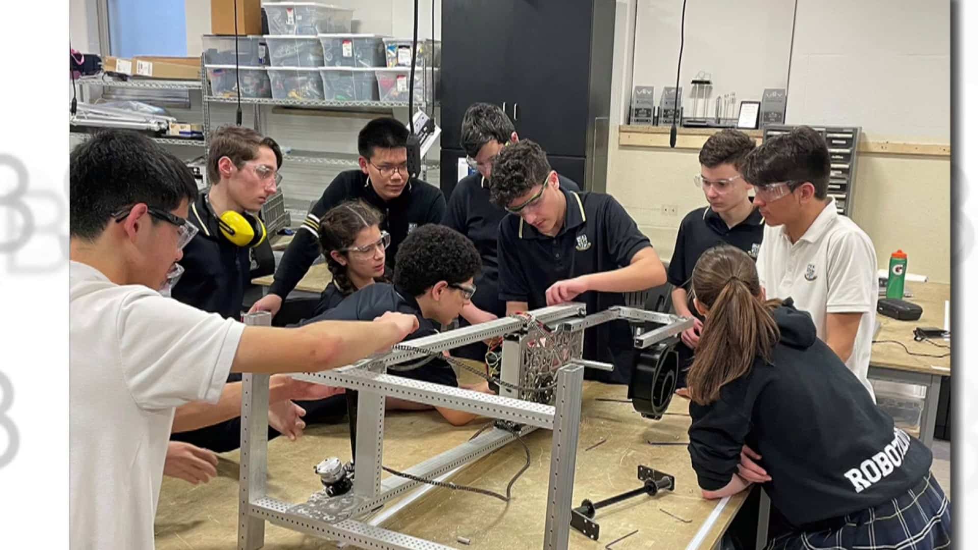 Une école secondaire au championnat de robotique