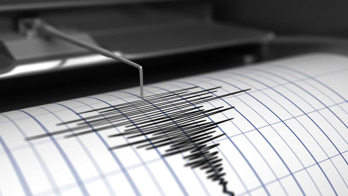 7-magnitude earthquake hits the Solomon Islands and a tsunami warning