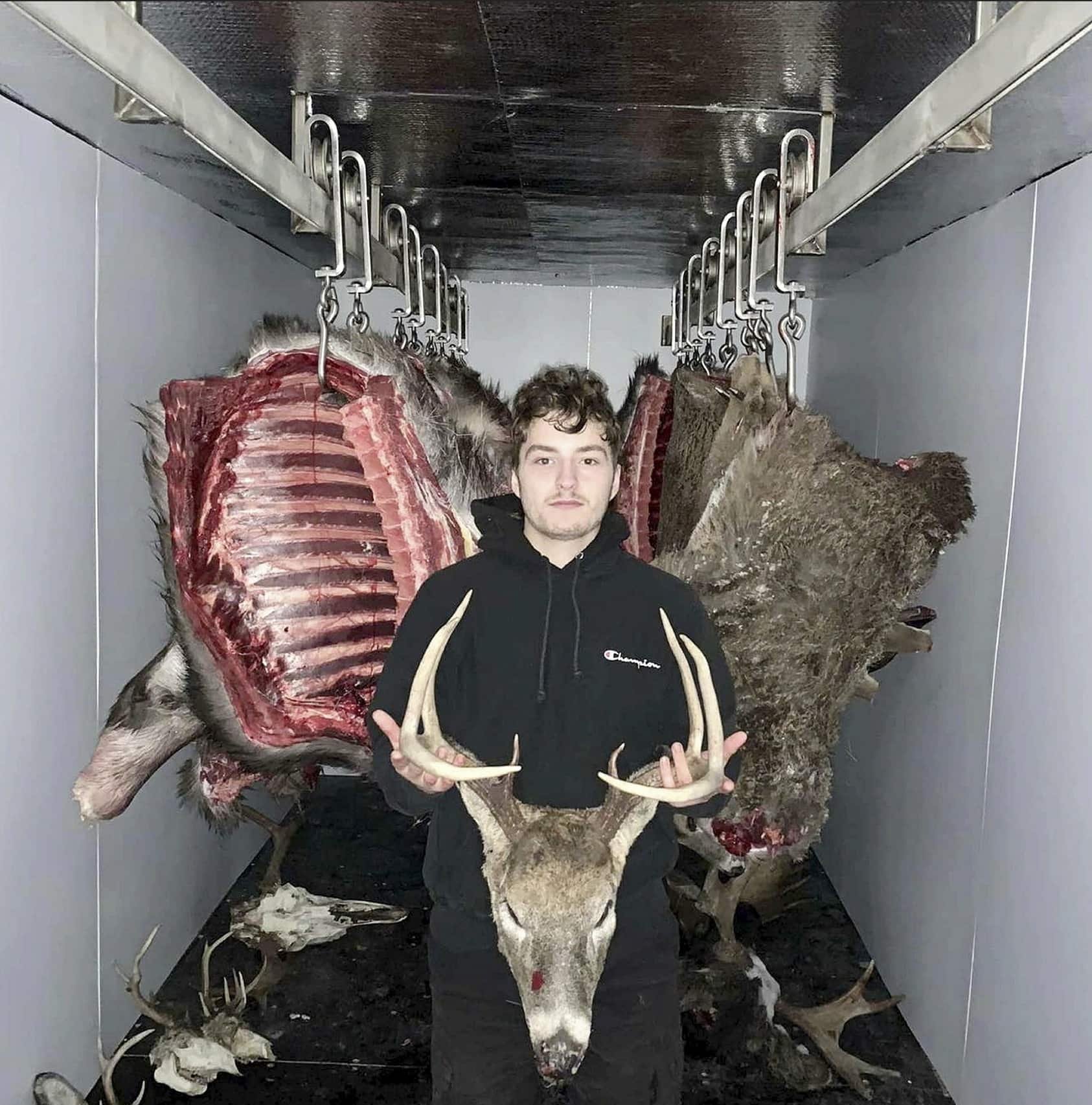 March&eacute; noir de viande sauvage &agrave; Kahnawake