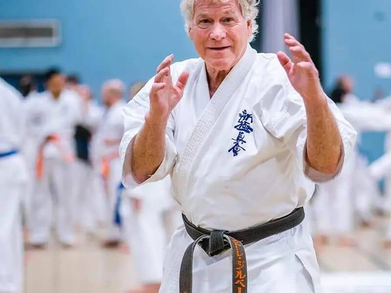 В Монреале 85-летний пионер карате обвиняют в сексуальном насилии