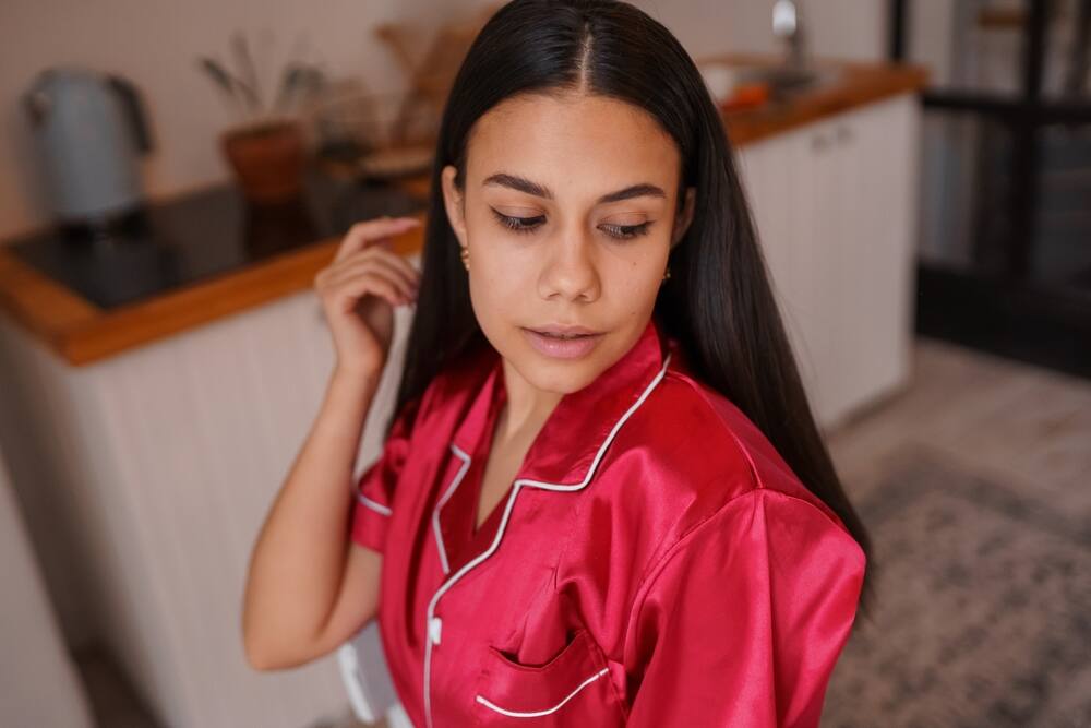 Un pyjama en satin léger pour les nuits d'été