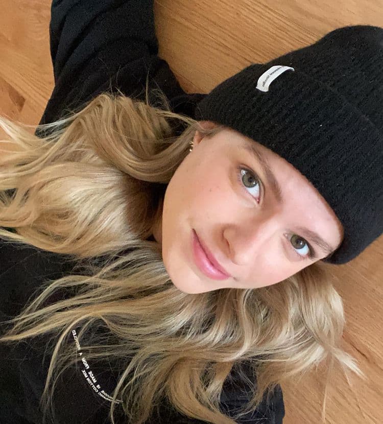 Elle dévoile de superbes photos de grossesse 