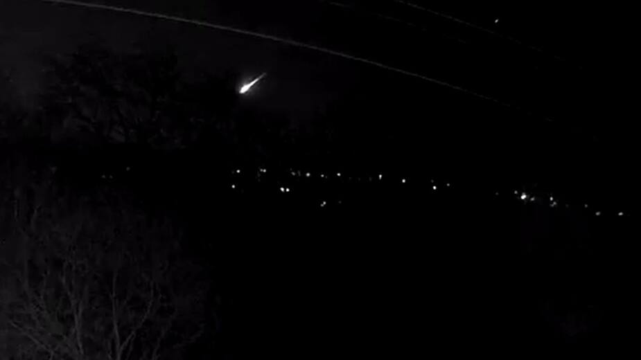 Image principale de l'article Une gigantesque boule de feu illumine le ciel