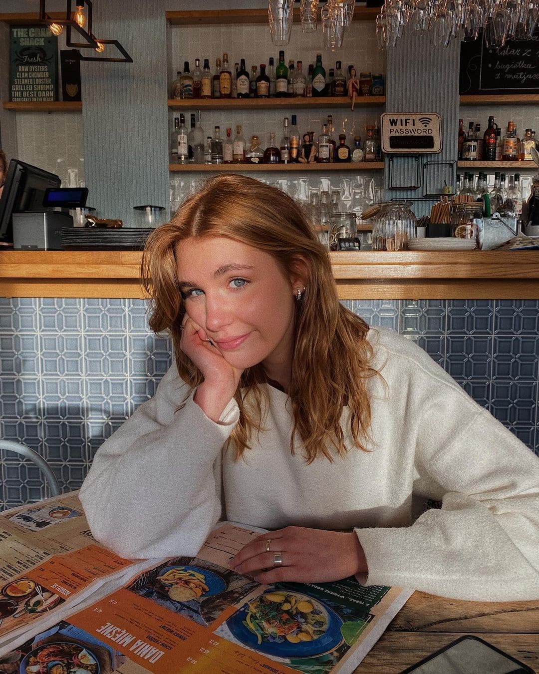 Sophie Nelisse prend la pose en Belgique