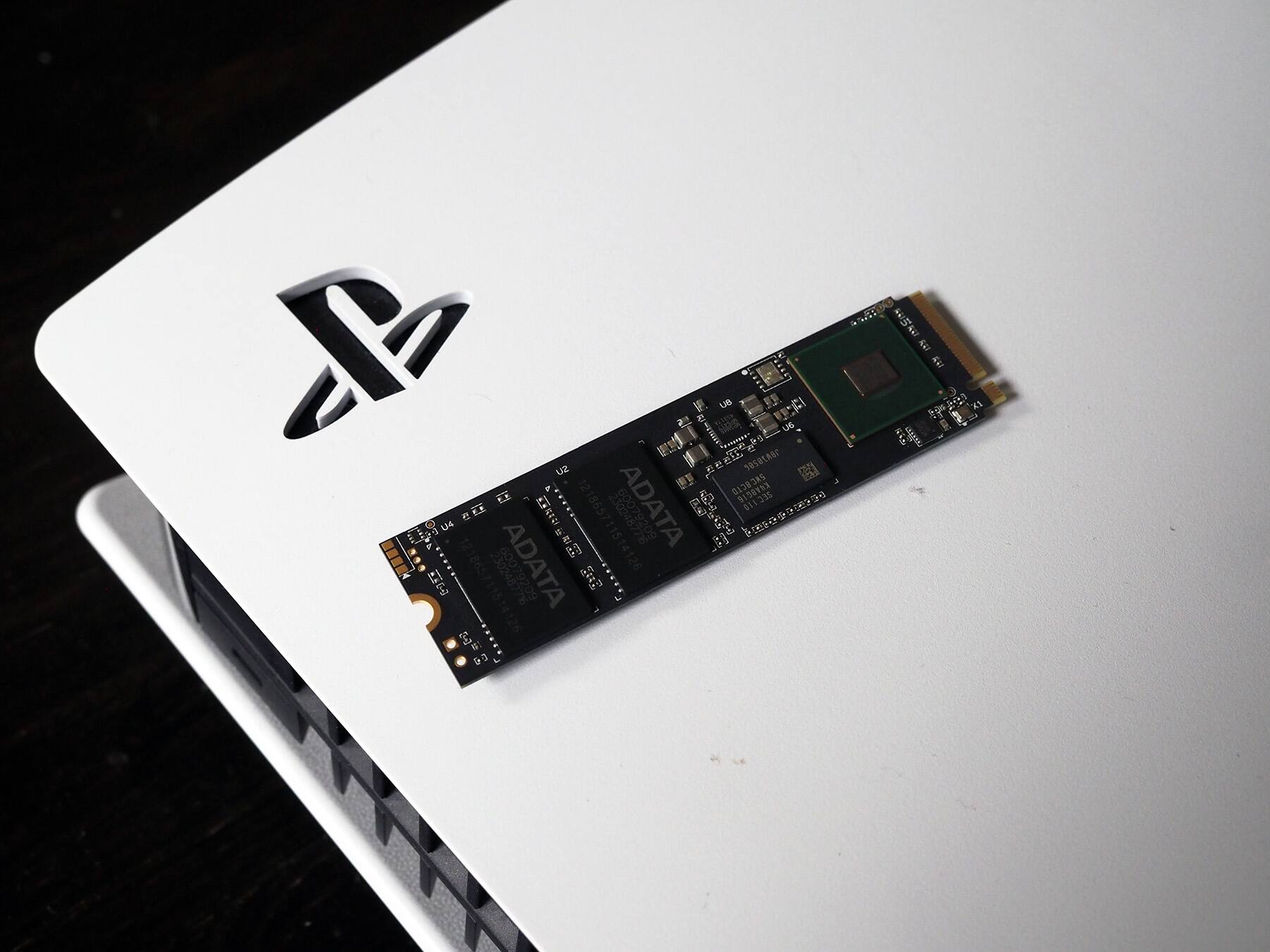 Ajouter du stockage sur la PS5 coûte considérablement moins cher que sur la Xbox Series S/X.