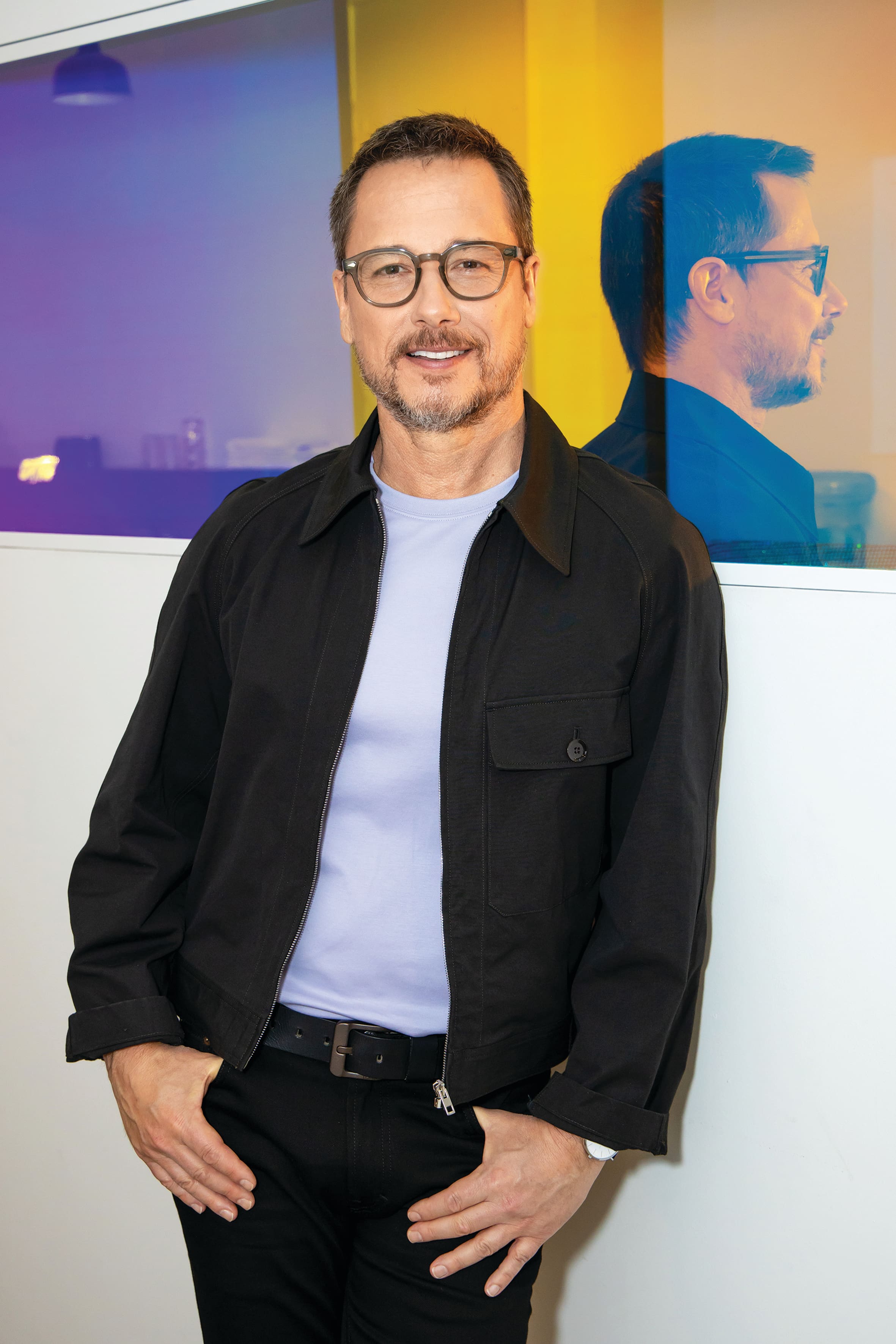 Comblé de retourner sur les plateaux télé