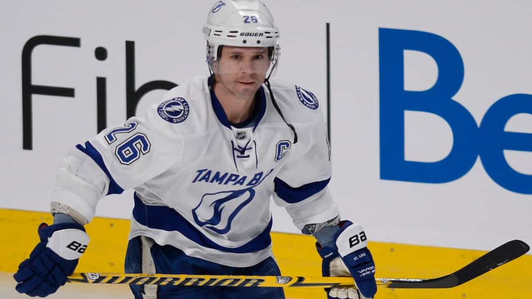 Cinq trophées remportés par Martin St-Louis - TVA Sports