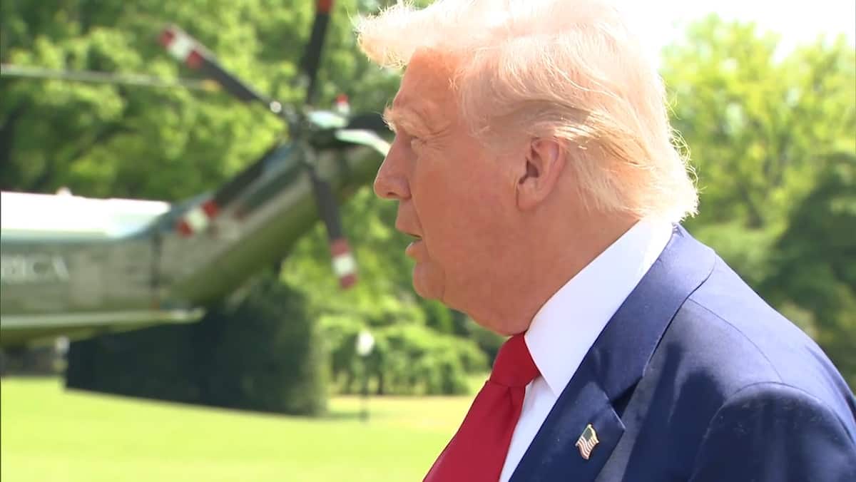 «J’aimerais bien être pape», lance Donald Trump